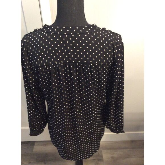 Vince Camuto Medium M Polka Dot blouse Black White V Neck 3/4 Sleeves Classic - Picture 7 of 8